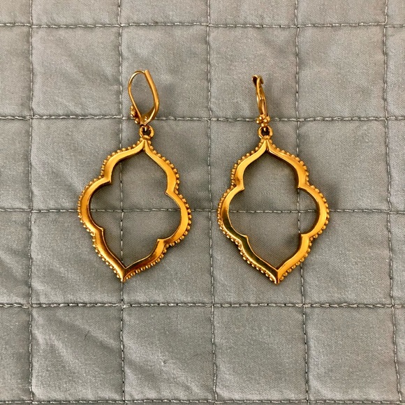 Fun boho glam goldtone earrings! - Picture 1 of 3